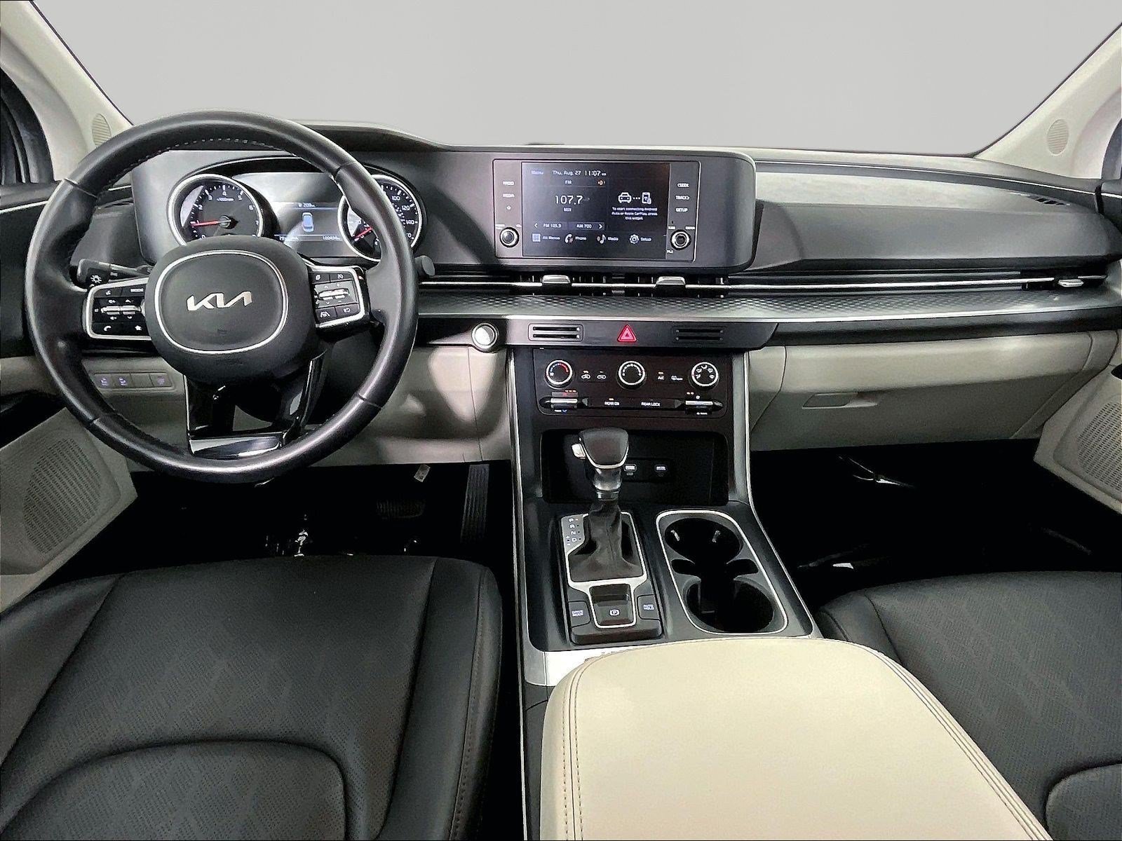 Used 2023 Kia Carnival LX FWD image 7