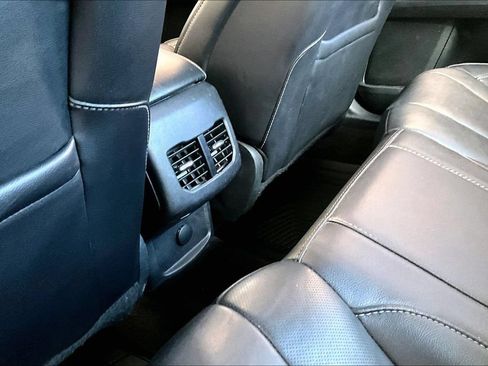 Used 2017 Ford Fusion Titanium FWD image 10