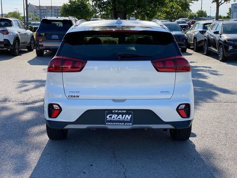 Used 2022 Kia Niro LXS w/ Digital Cluster Package FWD image 6