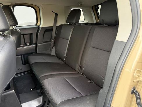 Used 2014 Toyota FJ Cruiser 4WD w/ Convenience Package image 29