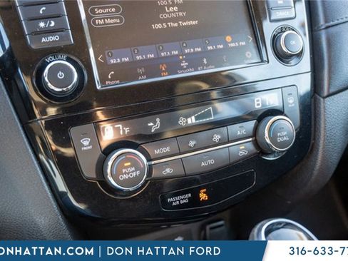 Used 2018 Nissan Rogue SV image 10