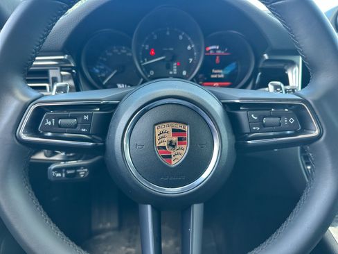 Used 2025 Porsche Macan image 23
