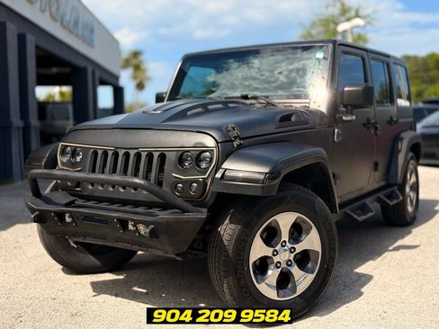 Used 2017 Jeep Wrangler Unlimited Sahara w/ Dual Top Group AWD/4WD image 9