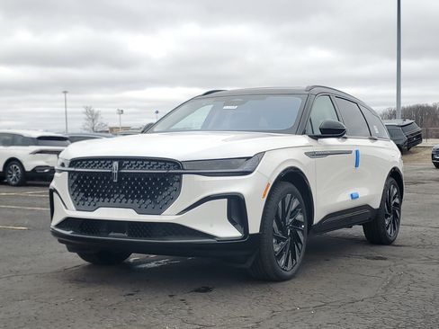 New 2026 Lincoln Nautilus Reserve w/ Jet Appearance Package image 2