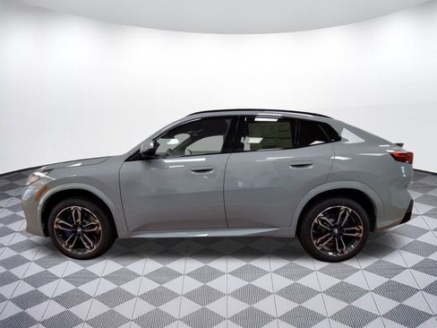 Used 2025 BMW X2 xDrive28i w/ Premium Package image 2