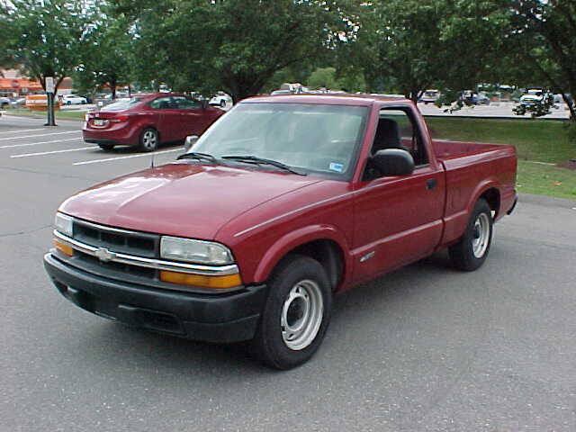 Used 2002 Chevrolet S10 Pickup 2WD Regular Cab image 4