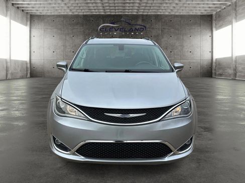 Used 2020 Chrysler Pacifica Touring-L image 7
