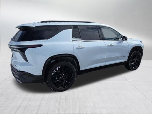 Used 2024 Chevrolet Traverse RS image 3