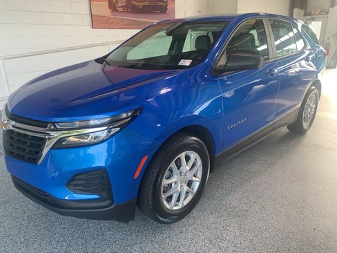 Used 2024 Chevrolet Equinox LS FWD image 4