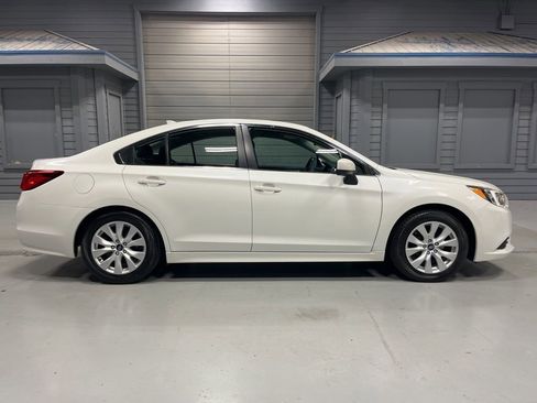 Used 2017 Subaru Legacy 2.5i Premium AWD/4WD image 7