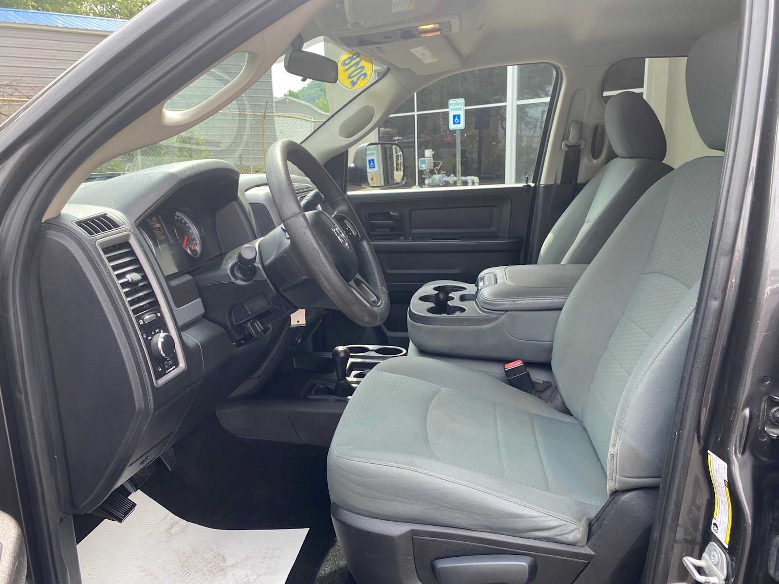 Used 2018 RAM 3500 Tradesman w/ Chrome Appearance Group AWD/4WD image 9