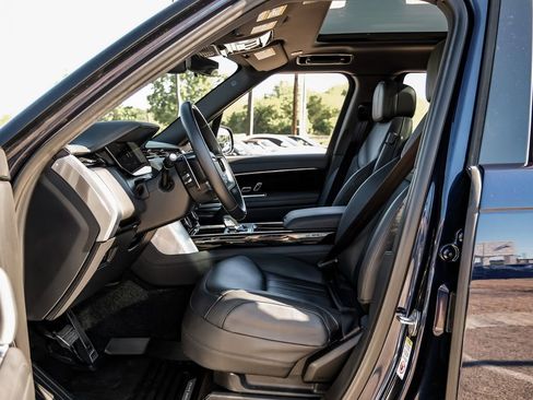 Used 2023 Land Rover Range Rover SE image 30