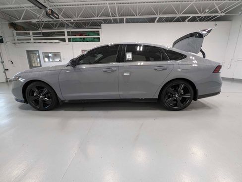 Used 2023 Honda Accord Sport image 11