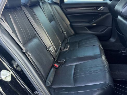 Used 2018 Honda Accord Touring image 21