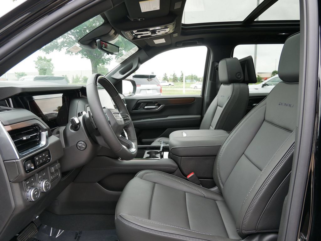 New 2026 GMC Yukon XL Denali w/ Denali Reserve Package AWD/4WD image 6