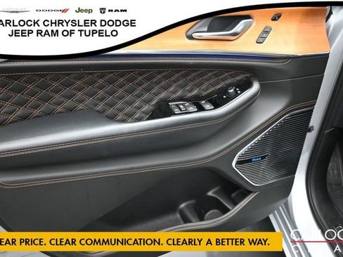 Used 2024 Jeep Grand Cherokee L Summit AWD/4WD image 11