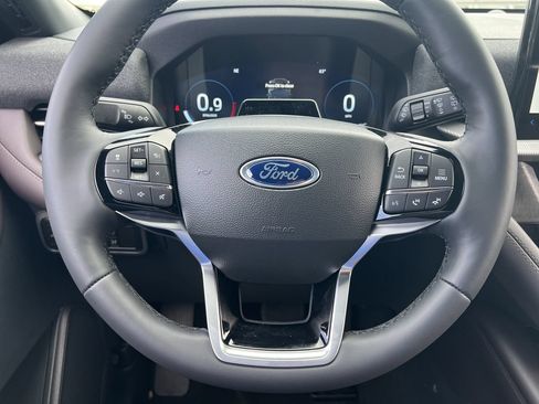 New 2026 Ford Explorer Platinum RWD image 9