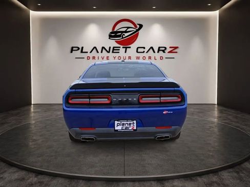 Used 2019 Dodge Challenger SXT w/ Blacktop Package RWD image 4