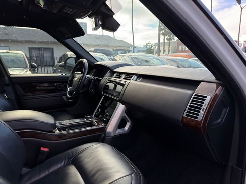 Used 2020 Land Rover Range Rover image 38