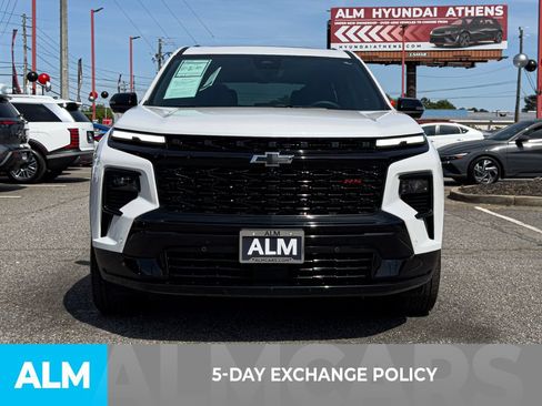 Used 2024 Chevrolet Traverse RS AWD/4WD image 3