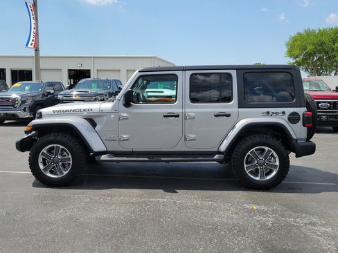 Used 2018 Jeep Wrangler Unlimited Sahara image 6