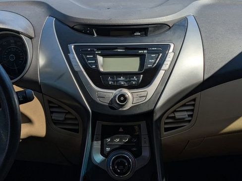 Used 2013 Hyundai Elantra GLS image 12