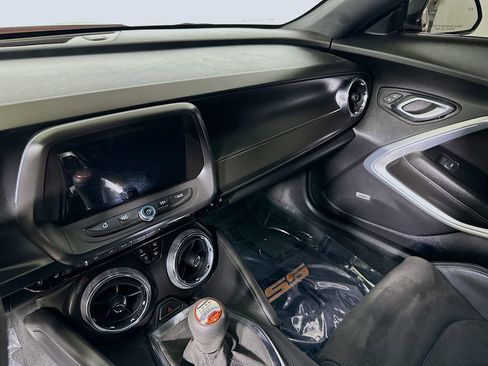 Used 2019 Chevrolet Camaro SS image 18