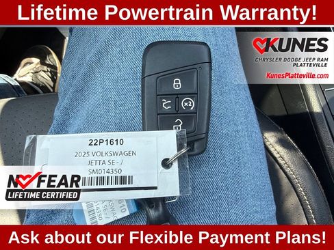 Used 2025 Volkswagen Jetta SE FWD image 30