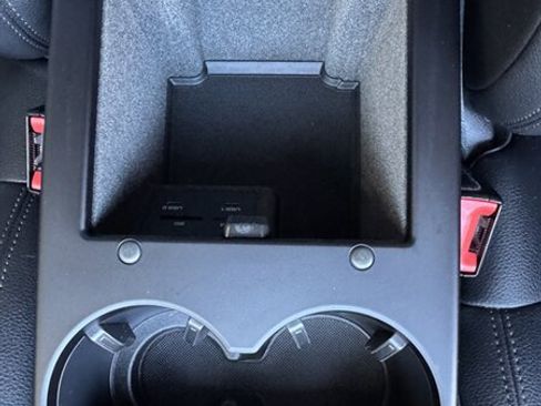 Used 2021 Porsche Macan image 40