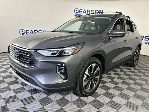 Used 2023 Ford Escape Platinum AWD/4WD image 1
