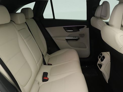 Certified 2025 Mercedes-Benz GLC 350e 4MATIC image 29