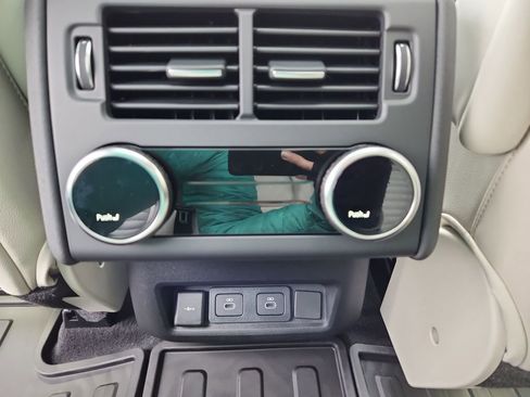 New 2026 Land Rover Discovery S image 26