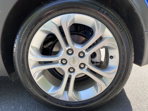 Used 2020 Chevrolet Bolt LT FWD image 40