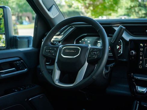 New 2026 GMC Sierra 3500 Denali w/ Denali Reserve Package image 14