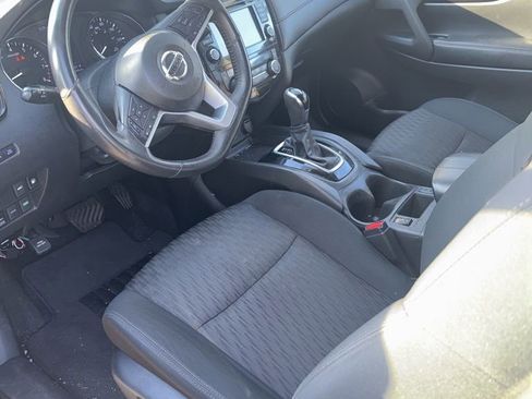 Used 2018 Nissan Rogue SV AWD/4WD image 7
