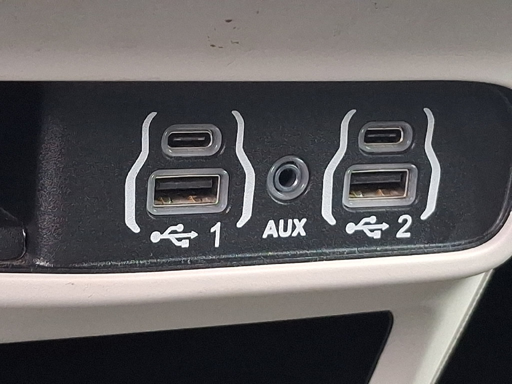 Used 2023 Chrysler Pacifica Touring-L FWD image 24
