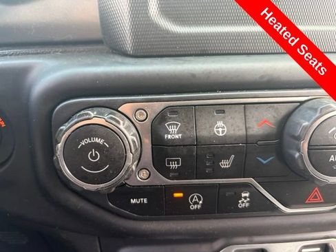 Used 2019 Jeep Wrangler Unlimited Sahara w/ Cold Weather Group AWD/4WD image 29