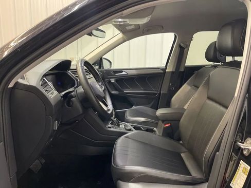 Used 2023 Volkswagen Tiguan SE AWD/4WD image 10