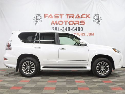Used 2019 Lexus GX 460 Luxury AWD/4WD image 4