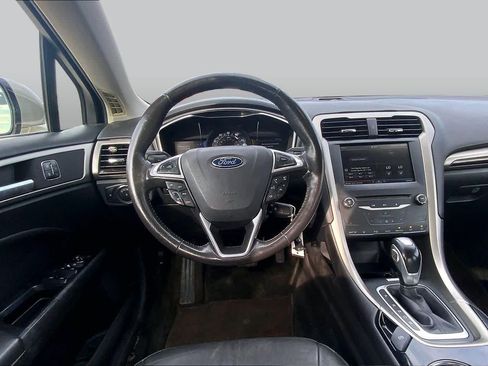 Used 2015 Ford Fusion SE w/ Equipment Group 202A FWD image 6