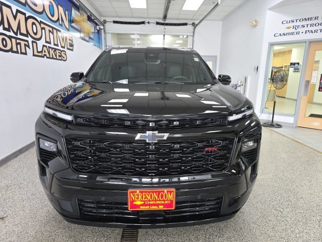 Used 2026 Chevrolet Traverse RS w/ LPO, Floor Liner Package AWD/4WD image 2