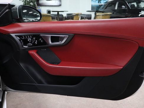 Used 2016 Jaguar F-TYPE R image 15