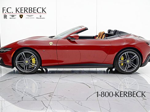 Used 2026 Ferrari Roma Spider RWD image 3