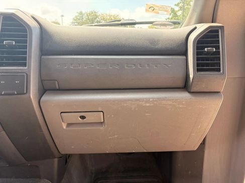 Used 2019 Ford F550 2WD Regular Cab Super Duty image 13