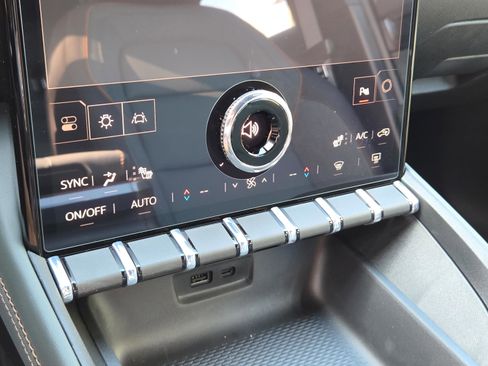 New 2026 GMC Terrain AT4 w/ Technology Package II image 25