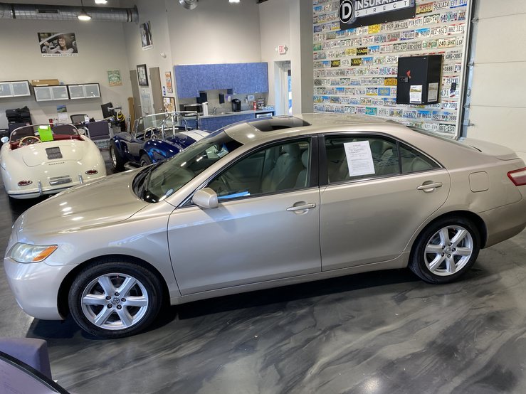 Used 2009 Toyota Camry LE FWD image 4