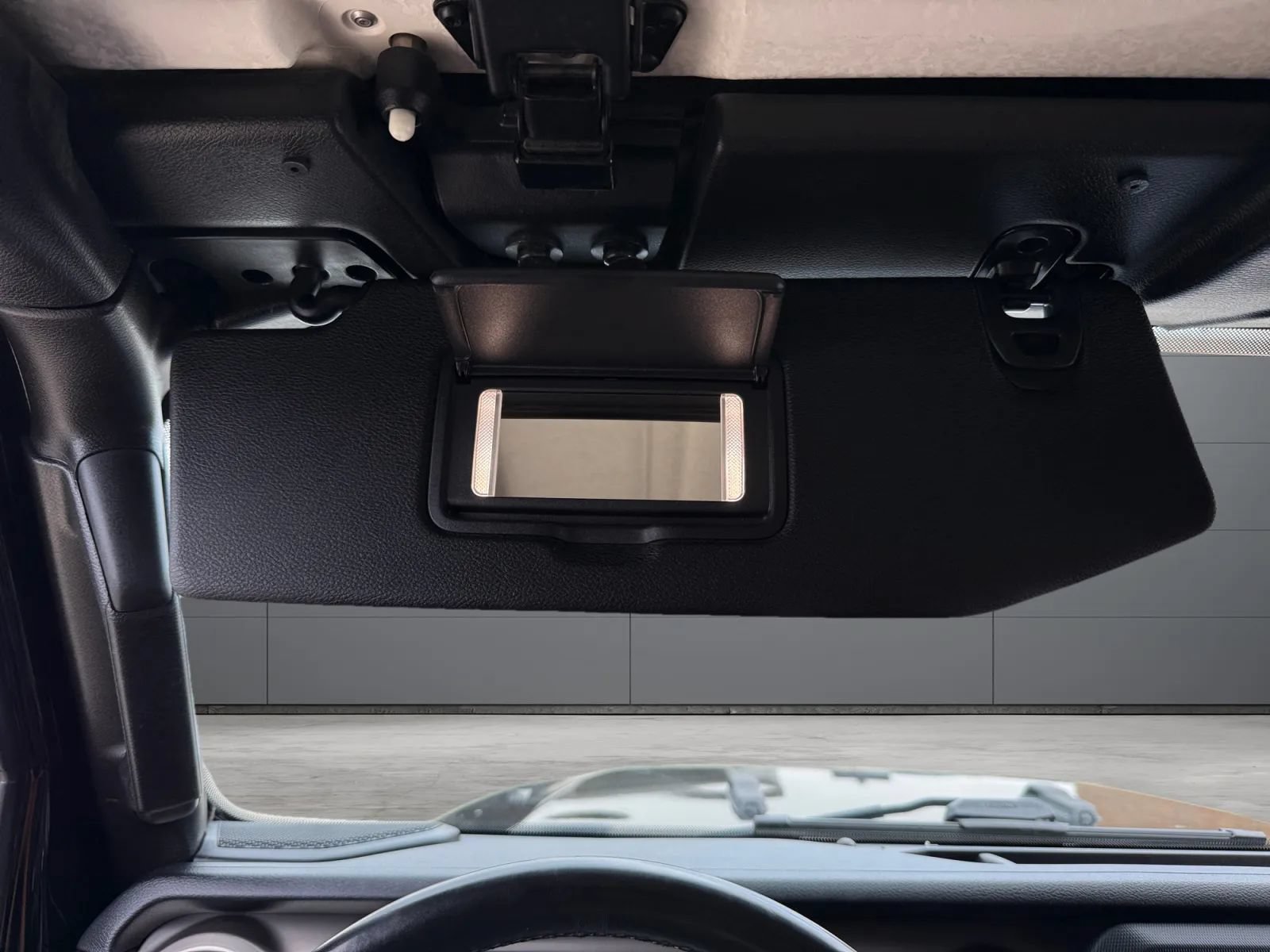 Used 2019 Jeep Wrangler Sport AWD/4WD image 36