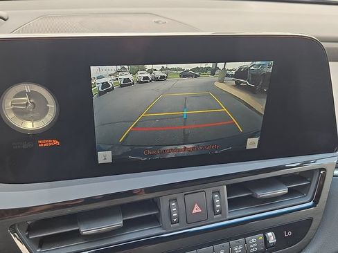 Certified 2025 Lexus ES 350 w/ Premium Package FWD image 16