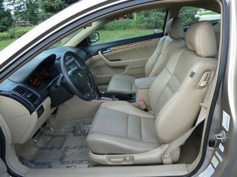Used 2003 Honda Accord EX image 9