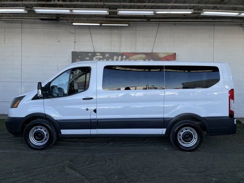 Used 2017 Ford Transit 150 XL image 2